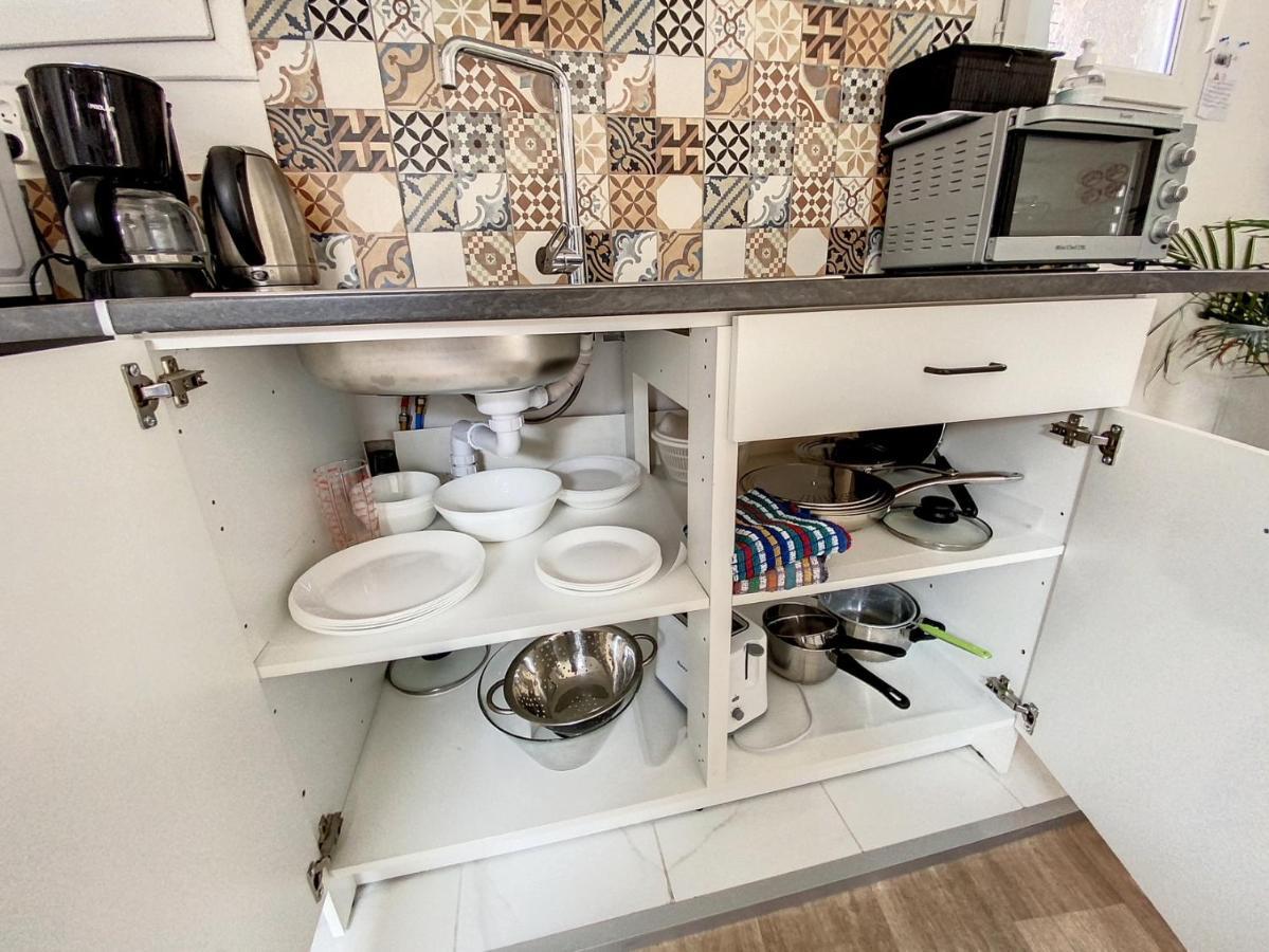 Petit St Louis Studio Mansarde Atypique Climatise Sete Bagian luar foto