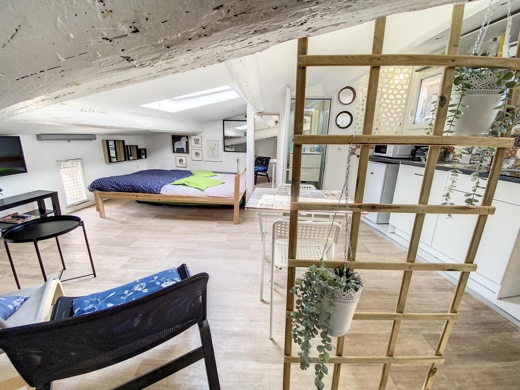 Petit St Louis Studio Mansarde Atypique Climatise Sete Bagian luar foto